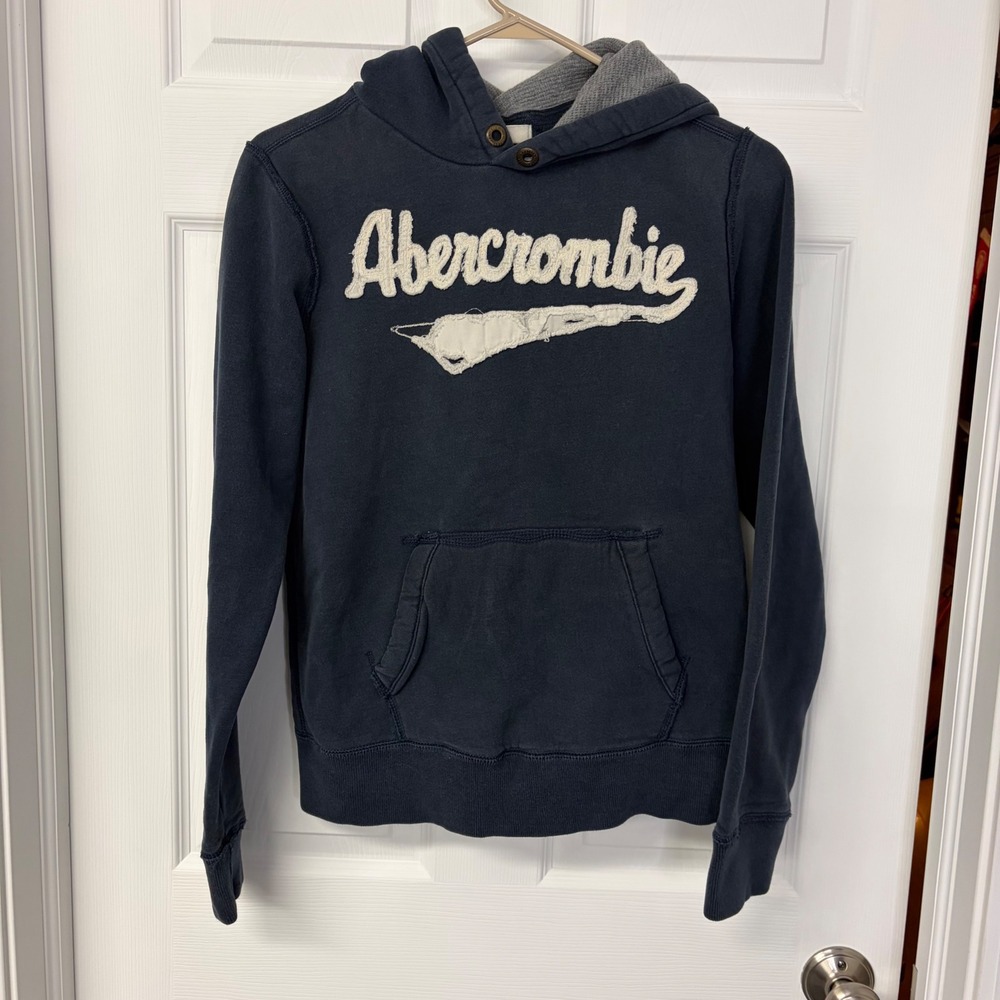Abercrombie & Fitch Mens XL Muscle Fit Hoodie Navy Blue Applique Logo Distressed